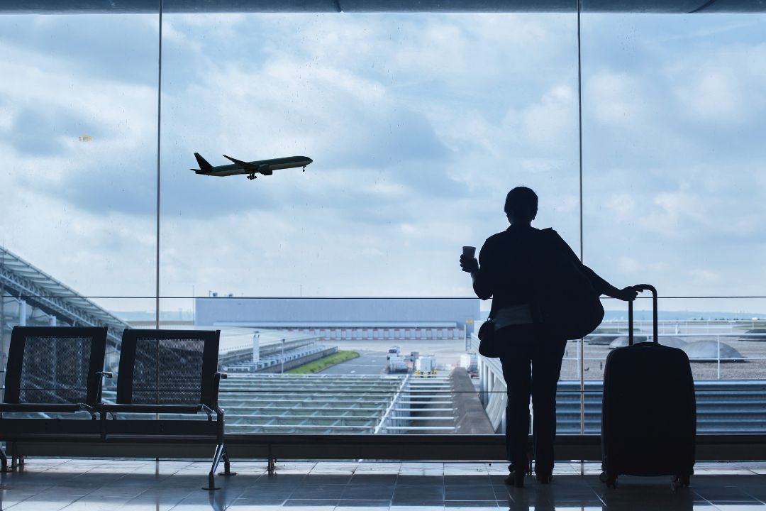 how to prevent swollen legs while traveling this summer